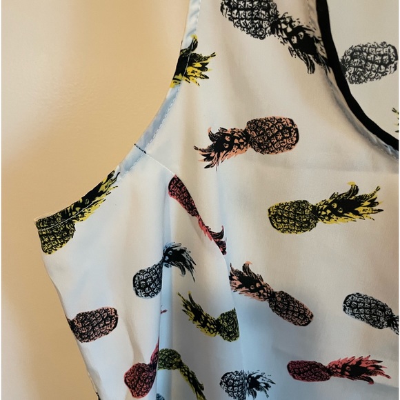 ✨ “Red” Sax Fifth Avenue” Pineapple print 🍍sleeveless tank - Picture 2 of 6
